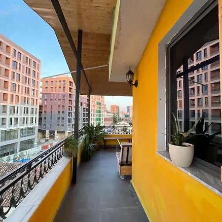 Cozy Big With Balcony 公寓 地拉那