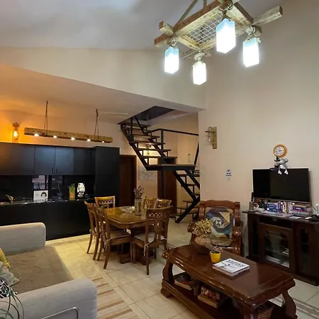 Cozy Big With Balcony 公寓 地拉那