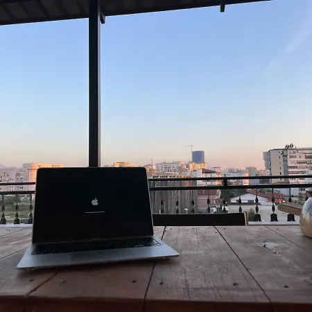 Cozy Big With Balcony Appartement Tirana